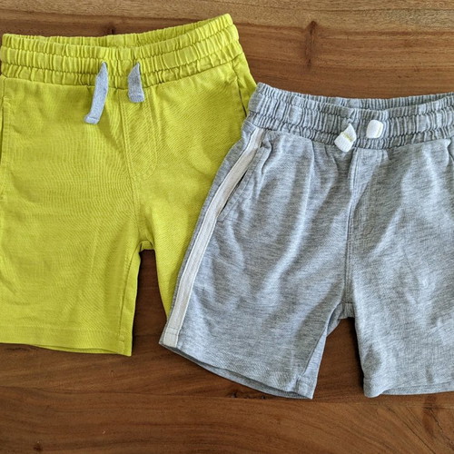 Mother care 2 bermudas for boy 2-3 years like new, size 98 cm