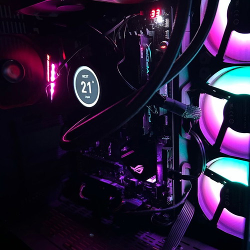 Gaming PC used with Ryzen 7 1700X and NZXT Kraken Z53 liquid cooling