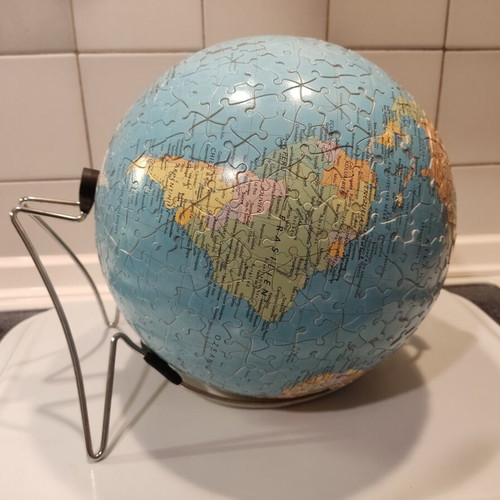 Ravensburger 3D globe puzzle, 20cm diameter, 540 pieces