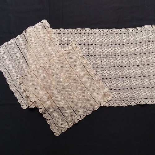 Crochet runner and 2 placemats set used