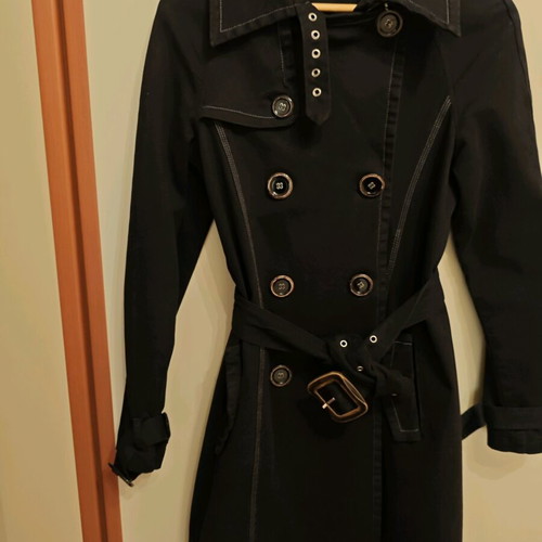 Women's black trench coat like new, size medium