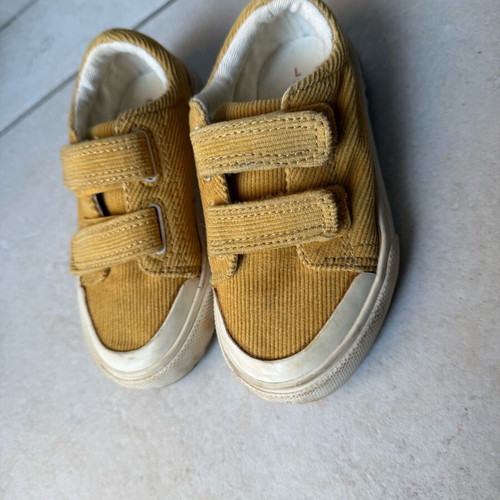 Kids sneakers size 24 like new, yellow corduroy fabric