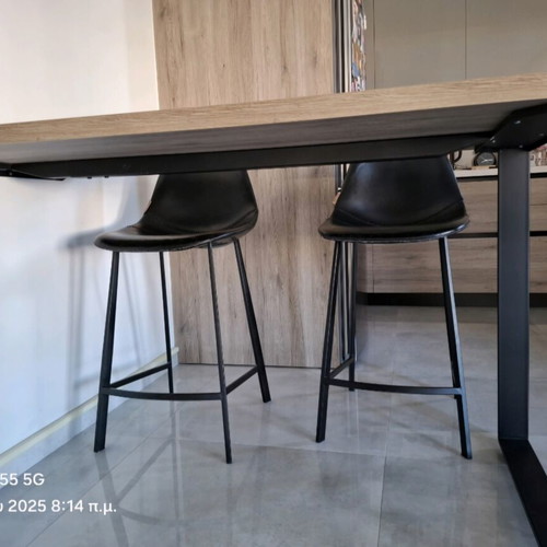 Dutch Bone stools and Scavolini table set like new