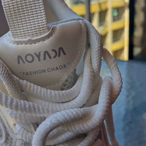 Chunky white sneakers new, size 36