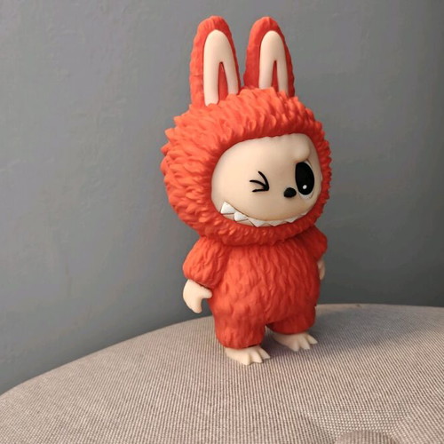 Labubu figure new, various colors and sizes