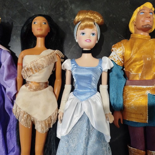 Disney princess dolls used, set of multiple with some wear