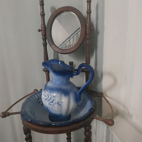 Antique lavopano in excellent condition