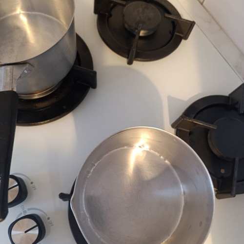 Aluminum saucepans set of three small