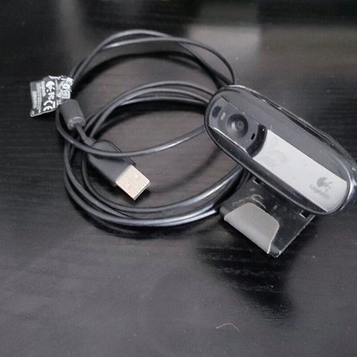 Logitech HD Webcam used, USB with microphone