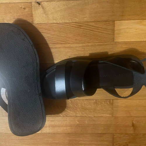 Pentavras leather black sandals like new, size 37