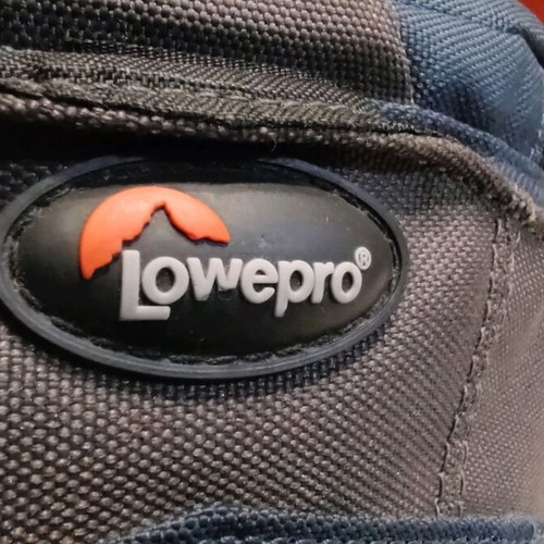 Lowepro camera bag like new for small cameras