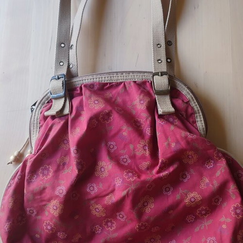 Shoulder bag like new, red