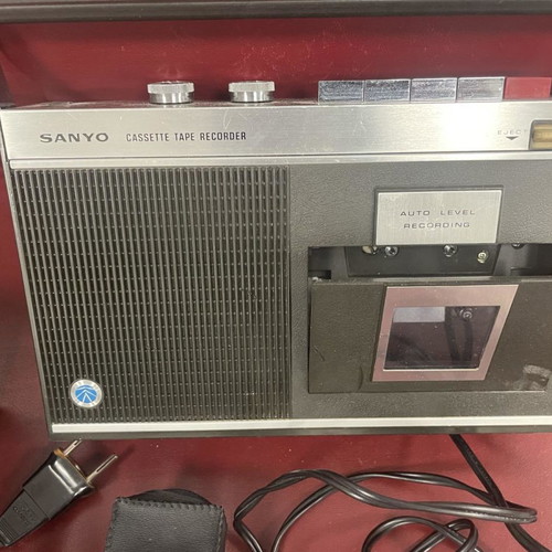 Sanyo cassette recorder used from 1968, working