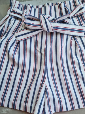 Bershka σορτς λευκό ριγέ, σαν καινούργιο, μέγεθος XS