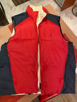 Nautica sleeveless jacket double sided XL like new, down and feather