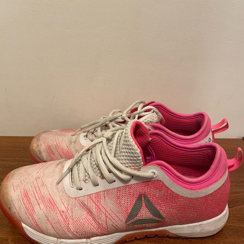 Reebok women's pink athletic shoes used, size 39