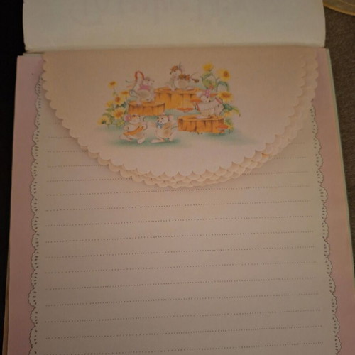 Vintage 1990 correspondence like new, 5 envelopes and 7 block pages