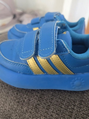 Adidas Disney sneakers size 23 used, blue