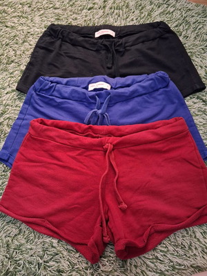 Shorts pack of 3 like new, size M 38 10