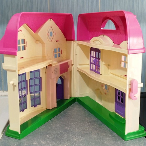 Doll House used with minor flaws