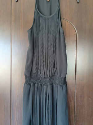 JLO Black Pleated Midi Dress Small like new