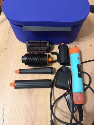 Dyson Airwrap iD Straight+Wave HS 08 like new