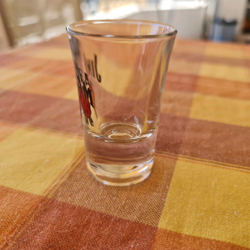 Jim Beam collectible shot glass like new 90-2000
