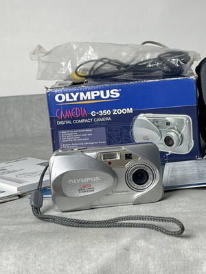 Olympus Camedia C-350 Zoom 3.2MP digital camera used, complete set with box and manuals