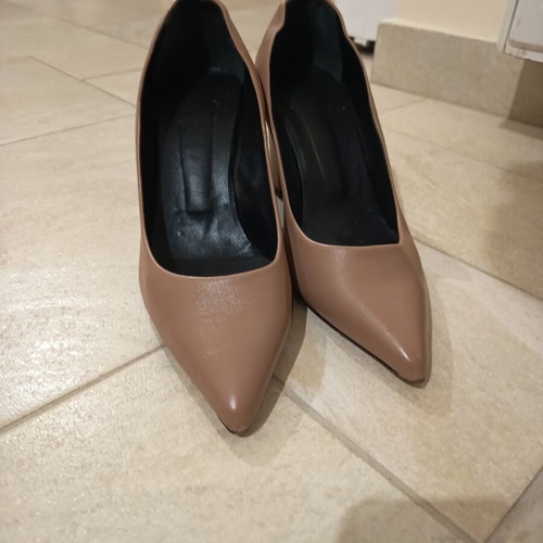 Women's beige pumps size 40