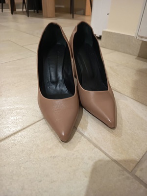 Women's beige pumps size 40