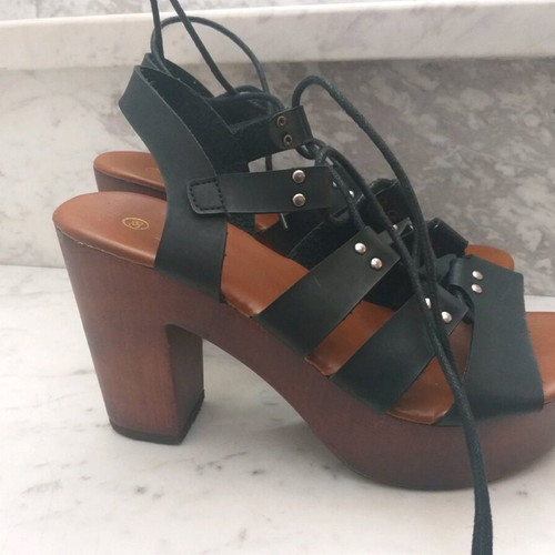 Voi & Noi women's sandals like new, black, size 38