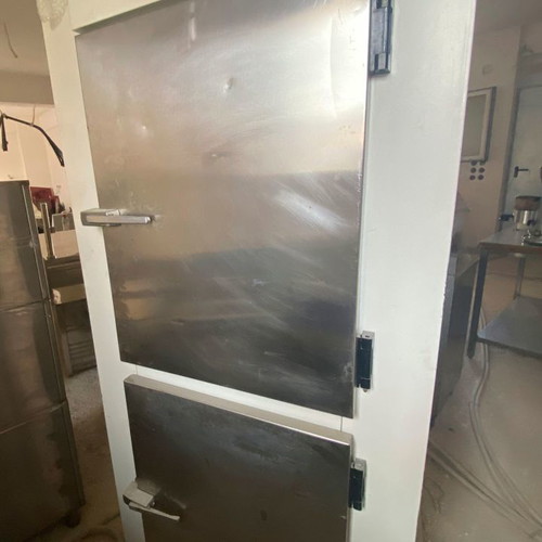 Professional column refrigerator used with external motor