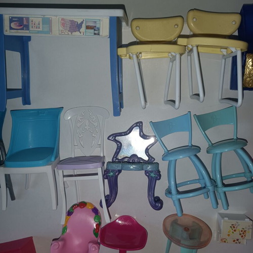 Barbie furniture set, many pieces, excellent condition