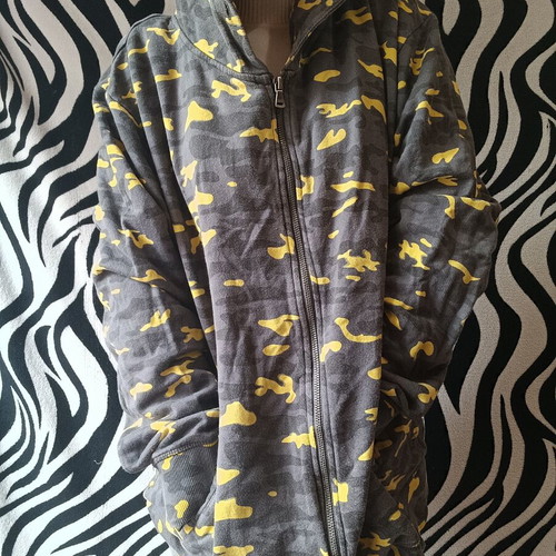 Calvin Klein camouflage sweatshirt like new without hood strings