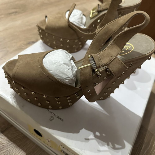 Ash heel with studs, size 39, brown