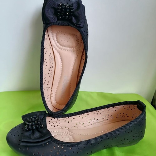 Diamantique black ballerinas size 32 with soft orthopedic sole new