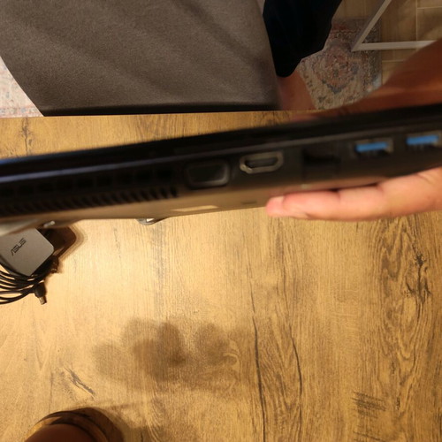 Asus X550LN laptop used, Intel Core i7, 12GB RAM, 256GB SSD, no battery