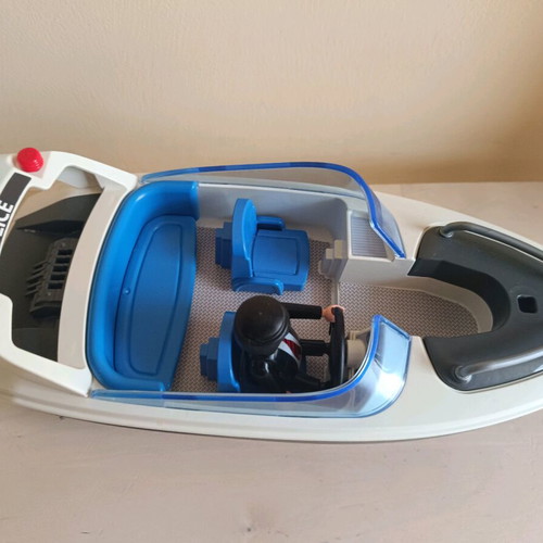 Playmobil Police used with high durability and floats on water