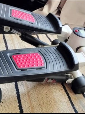 Step exercise machine used with step counter display