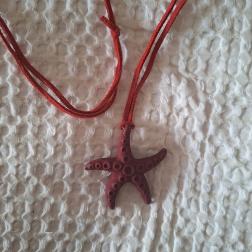 Starfish necklace with adjustable long leather cord