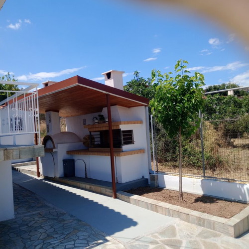 Detached house in Agioi Apostoloi Attica near sea, renovated