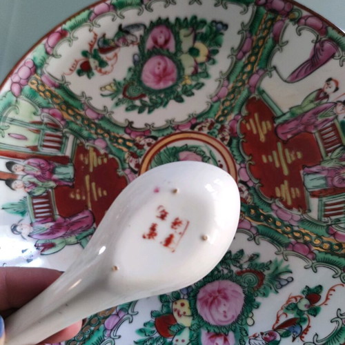 Set of bowl with spoon and deep plate made of Chinese porcelain new