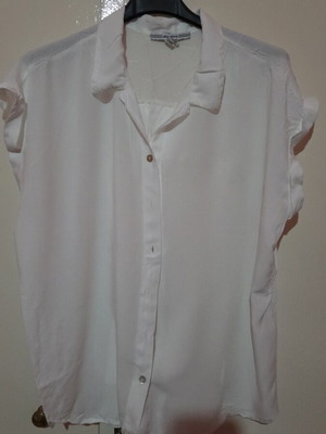 White shirt medium like new, worn once