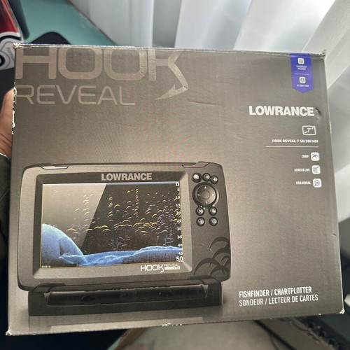 Lowrance Hook Reveal 7 fishfinder and navigator like new with Aegean maps