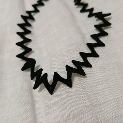 Zigzag choker new black with silver metal clasp Zara