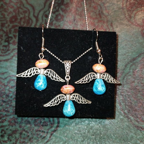 Angel jewelry set handmade like new with agate and glass beads