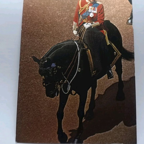 Vintage HM Queen Elizabeth II card new