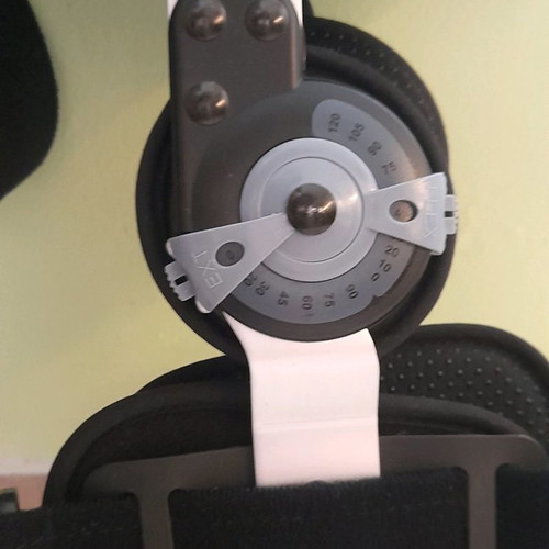 Adjustable thigh-knee brace used, black