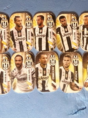 Μεταλλικές τάπες ποδοσφαίρου Juventus μεταχειρισμένες, πακέτο 14