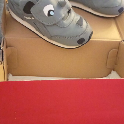 Reebok kids shoes size 24.5 like new, gray with rhino design